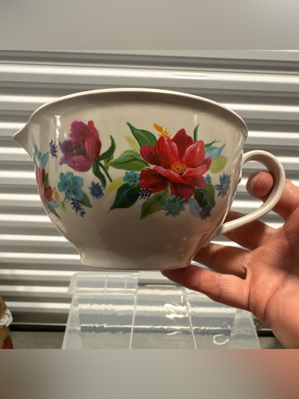 The Pioneer Woman Floral melamine half inch to 2 inch measuring cup with spout